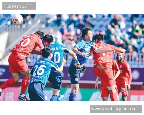 重庆足球队战术解析：从进攻布局到防守策略的全面探讨